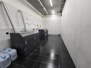 Prodej bytu 1+kk, Praha - Smíchov, Grafická, 30 m2