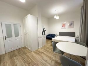 Pronájem bytu 1+kk, Praha - Nové Město, Trojická, 32 m2