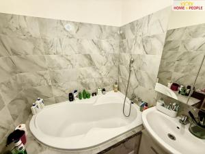 Pronájem bytu 3+kk, Praha - Libeň, Sokolovská, 55 m2