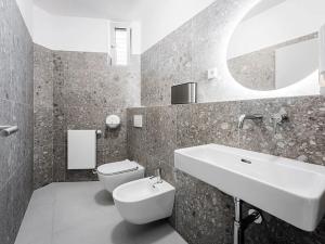 Pronájem kanceláře, Praha - Strašnice, Třebohostická, 122 m2