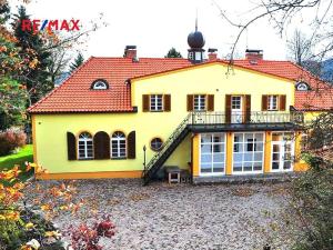 Pronájem vily, Perštejn, 700 m2