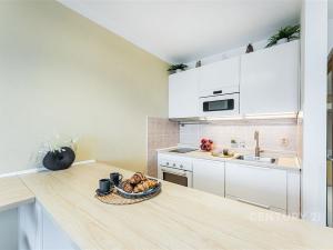 Pronájem bytu 1+kk, Praha, Křivoklátská, 28 m2