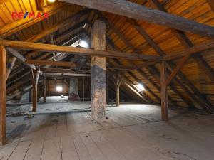 Prodej komerční nemovitosti, Dašice, náměstí T. G. Masaryka, 2490 m2