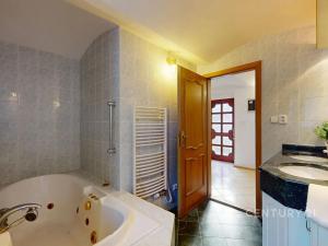 Prodej rodinného domu, Loket, 261 m2