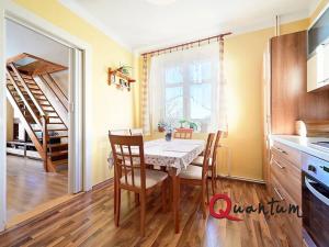 Prodej bytu 3+1, Praha - Smíchov, U Pernikářky, 98 m2