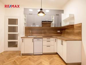 Pronájem bytu 2+kk, Praha - Vinohrady, Záhřebská, 49 m2