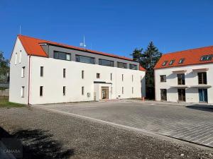 Prodej bytu 2+kk, Praha - Dubeč, Lipové náměstí, 60 m2