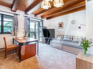 Prodej komerční nemovitosti, Přelíc, 460 m2