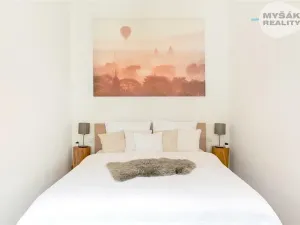 Pronájem bytu 2+kk, Praha, Rumunská, 45 m2