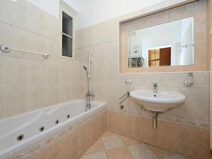 Pronájem bytu 2+1, Praha - Dejvice, Mařákova, 68 m2