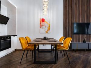 Prodej bytu 2+kk, Horní Planá, Náměstí, 59 m2