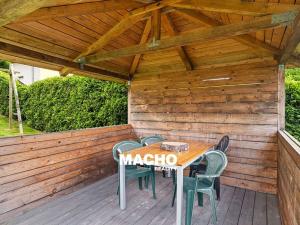 Prodej rodinného domu, Řitka, U vodojemu, 333 m2