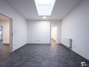 Pronájem bytu 2+kk, Pardubice - Zelené Předměstí, Sladkovského, 90 m2