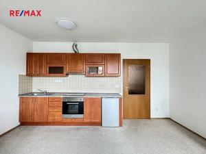 Pronájem bytu 1+kk, Praha - Holešovice, Osadní, 33 m2