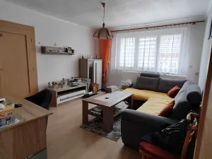 Prodej bytu 3+1, Ostrov, Seifertova, 60 m2