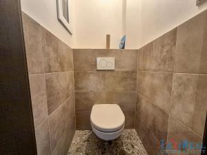 Pronájem bytu 2+kk, Praha - Podolí, Na dolinách, 50 m2