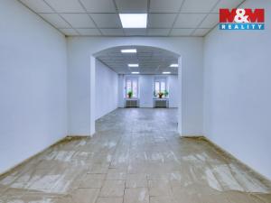 Pronájem obchodního prostoru, Přeštice, Masarykovo nám., 183 m2