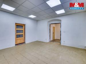 Pronájem obchodního prostoru, Přeštice, Masarykovo nám., 183 m2