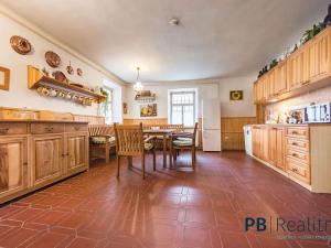 Prodej rodinného domu, Křemže, 450 m2