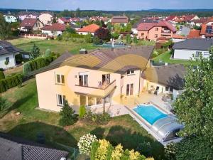 Prodej atypického bytu, Planá nad Lužnicí, Harrachova, 150 m2