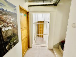 Pronájem obchodního prostoru, Praha - Vinohrady, Sarajevská, 79 m2