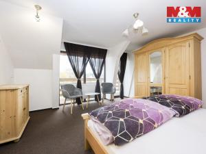 Prodej obchodního prostoru, Zvole, 1860 m2