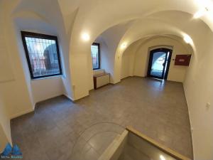 Pronájem obchodního prostoru, Hostinné, Náměstí, 45 m2