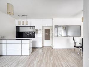 Pronájem bytu 2+kk, Praha - Vysočany, Za Krejcárkem, 49 m2