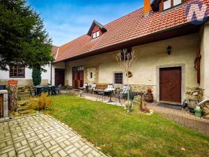 Prodej vícegeneračního domu, Paračov, 388 m2