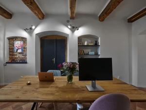 Pronájem obchodního prostoru, Benátky nad Jizerou, Husovo náměstí, 30 m2