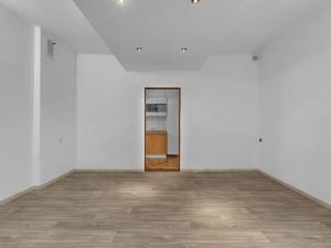 Pronájem bytu 1+kk, Hradec Králové, S. K. Neumanna, 26 m2