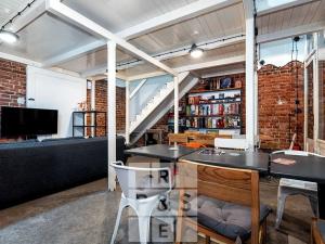 Prodej obchodního prostoru, Praha - Smíchov, Zborovská, 186 m2