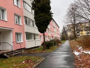 Pronájem bytu 1+1, Karlovy Vary, Maďarská, 36 m2