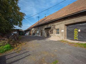 Pronájem ostatní, Holovousy