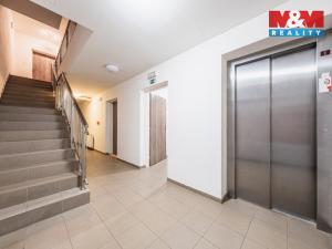 Pronájem bytu 1+kk, Velký Osek, U hřiště, 38 m2