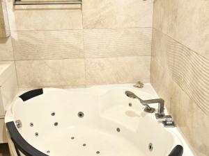 Prodej bytu 3+1, Praha - Holešovice, Ortenovo náměstí, 90 m2