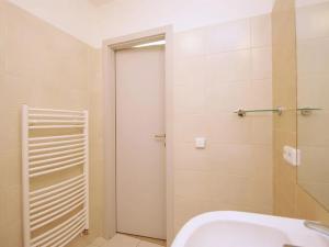 Pronájem kanceláře, Praha - Smíchov, Štefánikova, 63 m2