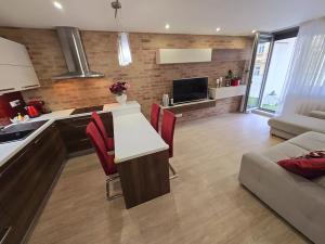 Pronájem bytu 3+kk, Praha - Žižkov, Lupáčova, 78 m2