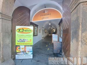 Pronájem obchodního prostoru, Plzeň, náměstí Republiky, 78 m2