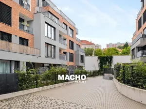 Pronájem garážového stání, Praha, Michelská, 17 m2