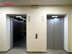 Prodej bytu 1+kk, Praha - Háje, Hlavatého, 27 m2