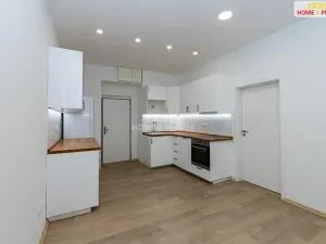 Pronájem bytu 2+kk, Praha - Libeň, Novovysočanská, 37 m2