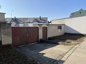 Pronájem garáže, Brno, Kosmákova, 16 m2