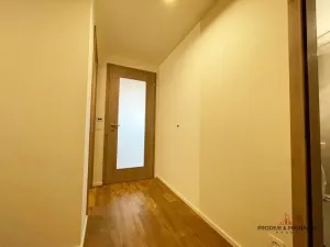 Pronájem bytu 2+kk, Praha, Plzeňská, 63 m2
