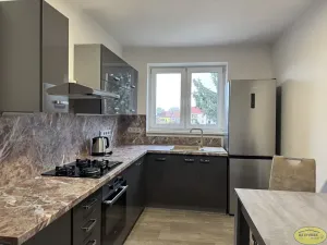 Pronájem bytu 2+1, Kroměříž, Velehradská, 67 m2