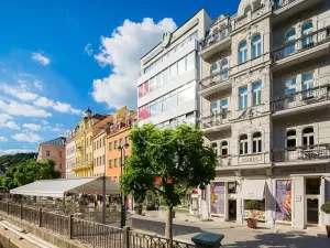 Prodej bytu 2+kk, Karlovy Vary, Vřídelní, 62 m2