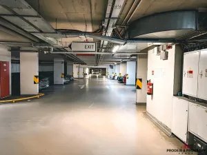 Prodej garážového stání, Praha - Vysočany, Poděbradská, 13 m2