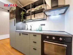 Prodej bytu 1+kk, Praha - Holešovice, Veverkova, 40 m2