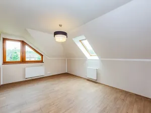 Prodej rodinného domu, Buš, 271 m2