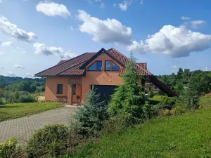 Prodej rodinného domu, Buš, 271 m2